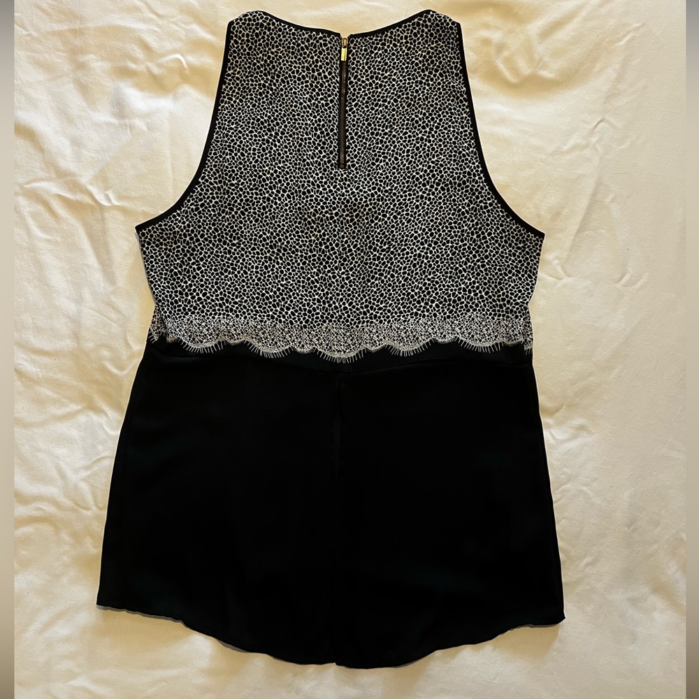 BCBGMaxAzria Women’s Black and White Patterned Top - Picture 3 of 5